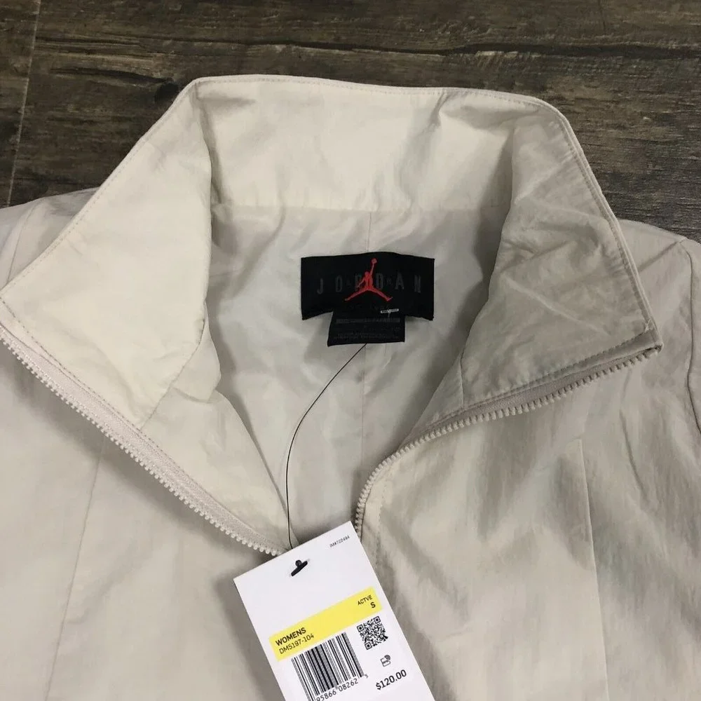 NWT Jordan Essentials Women's Oversized Jacket‎ Size Small DM5197-104 $120